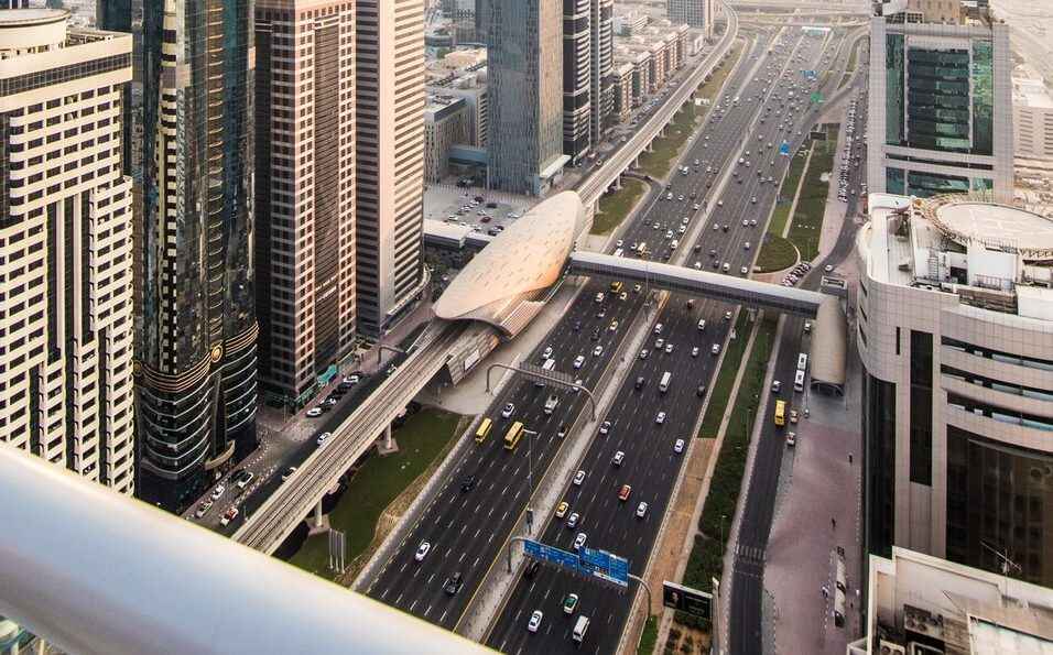 Sheikh Zayed Road Area Guide 2026